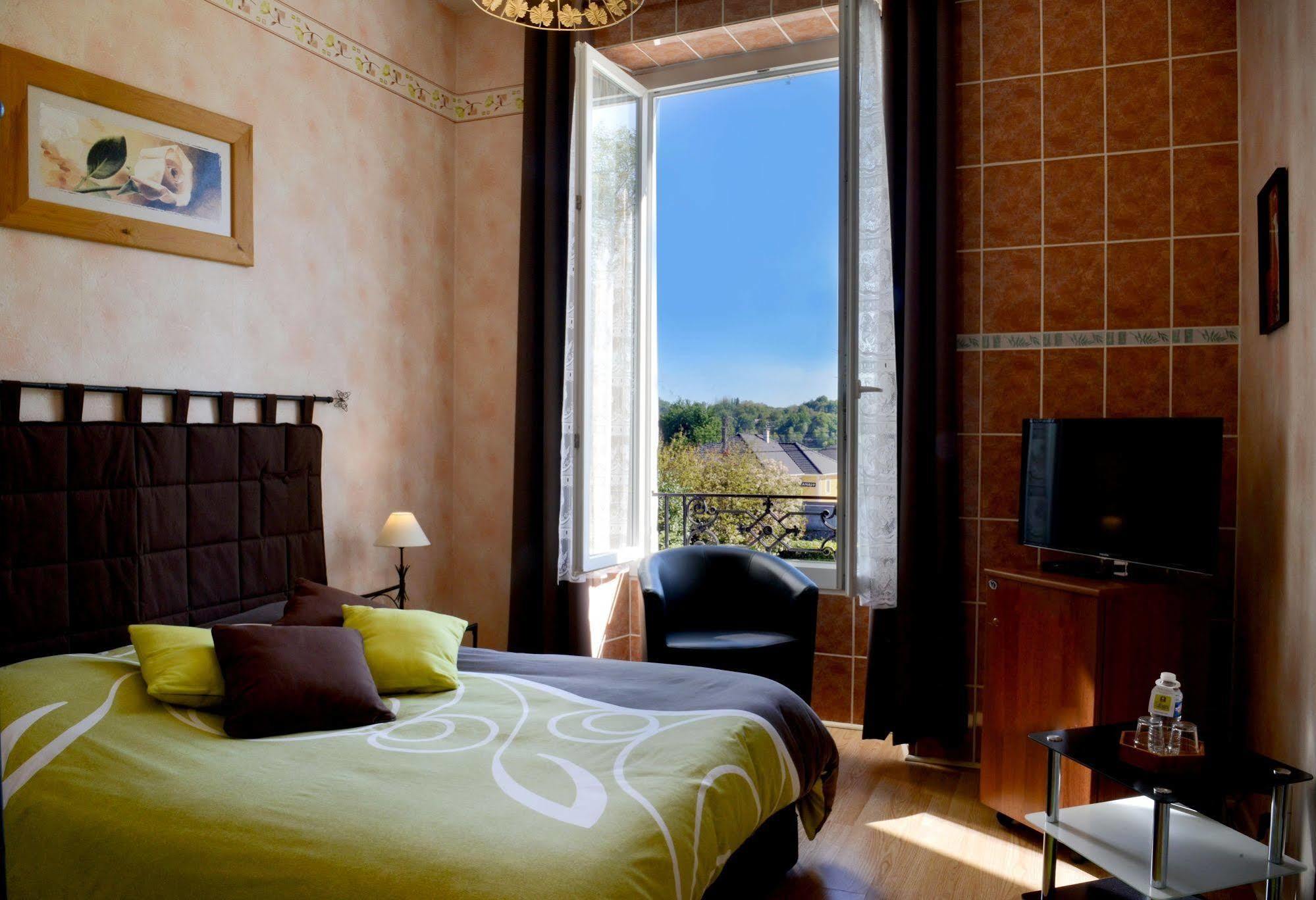 Le Castel De Larralde Hotell Assat Eksteriør bilde